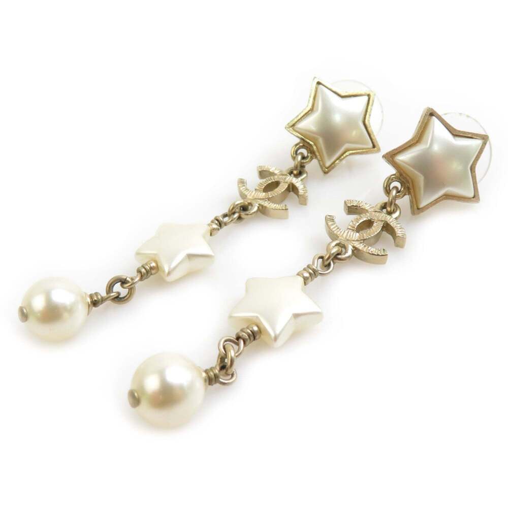 CHANEL Authentic White Pearl Earrings - Picture 2 of 8